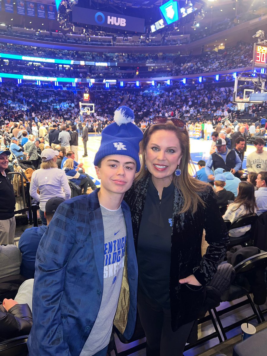 holly_harris's tweet photo. Itβs about that time! Our #Kentucky Wildcats take on #OhioState in the #CBSClassic @MadisonSqrGdn! Letβs GO BIG BLUE!!!πππ https://t.co/CErsus4H85