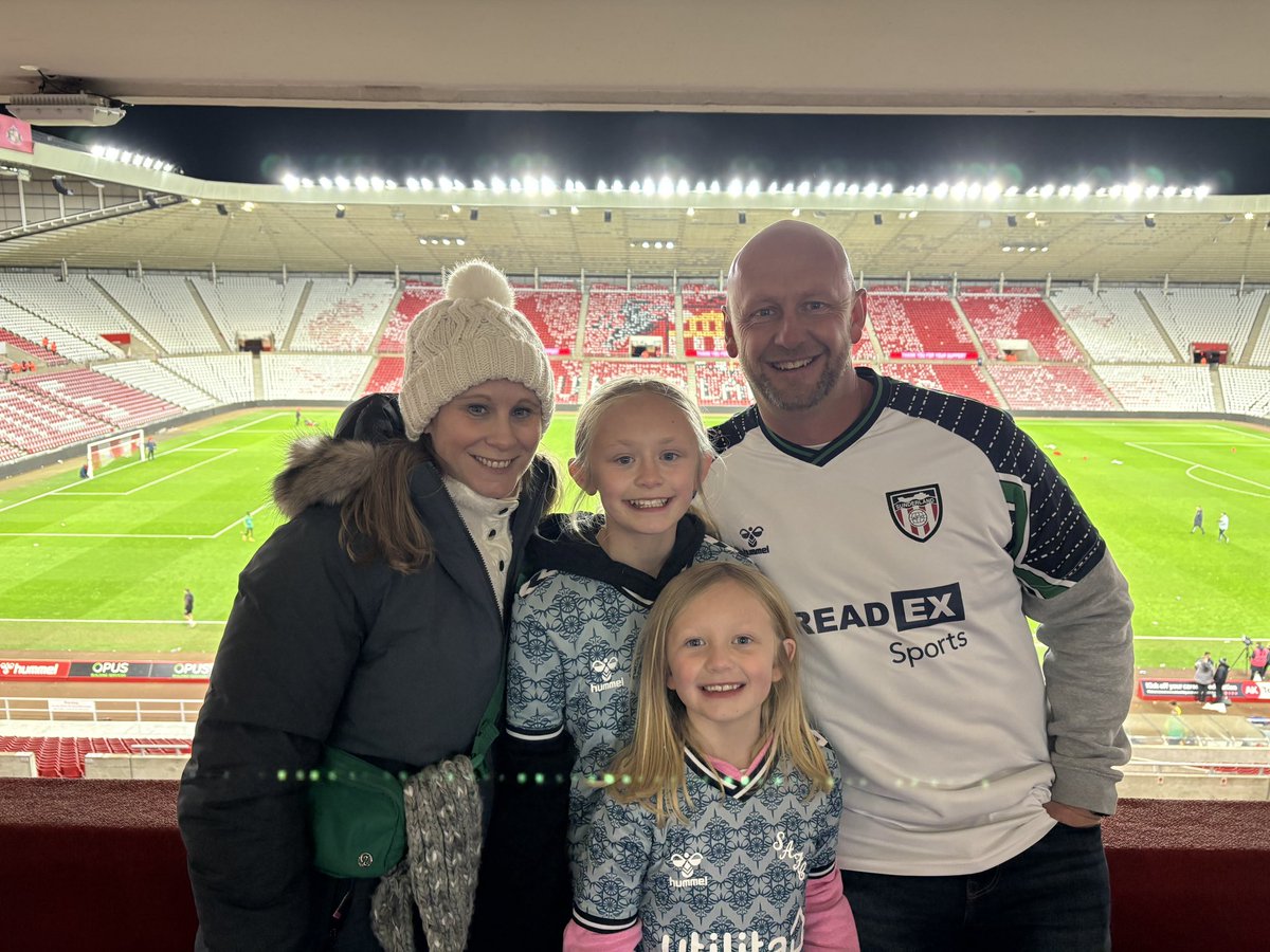 chrishurst82's tweet image. It was a mint day. +3. Girls 1st #SAFC match. And we didn’t freeze 😂😂 #HawayTheLads 🔴⚪️🔴⚪️