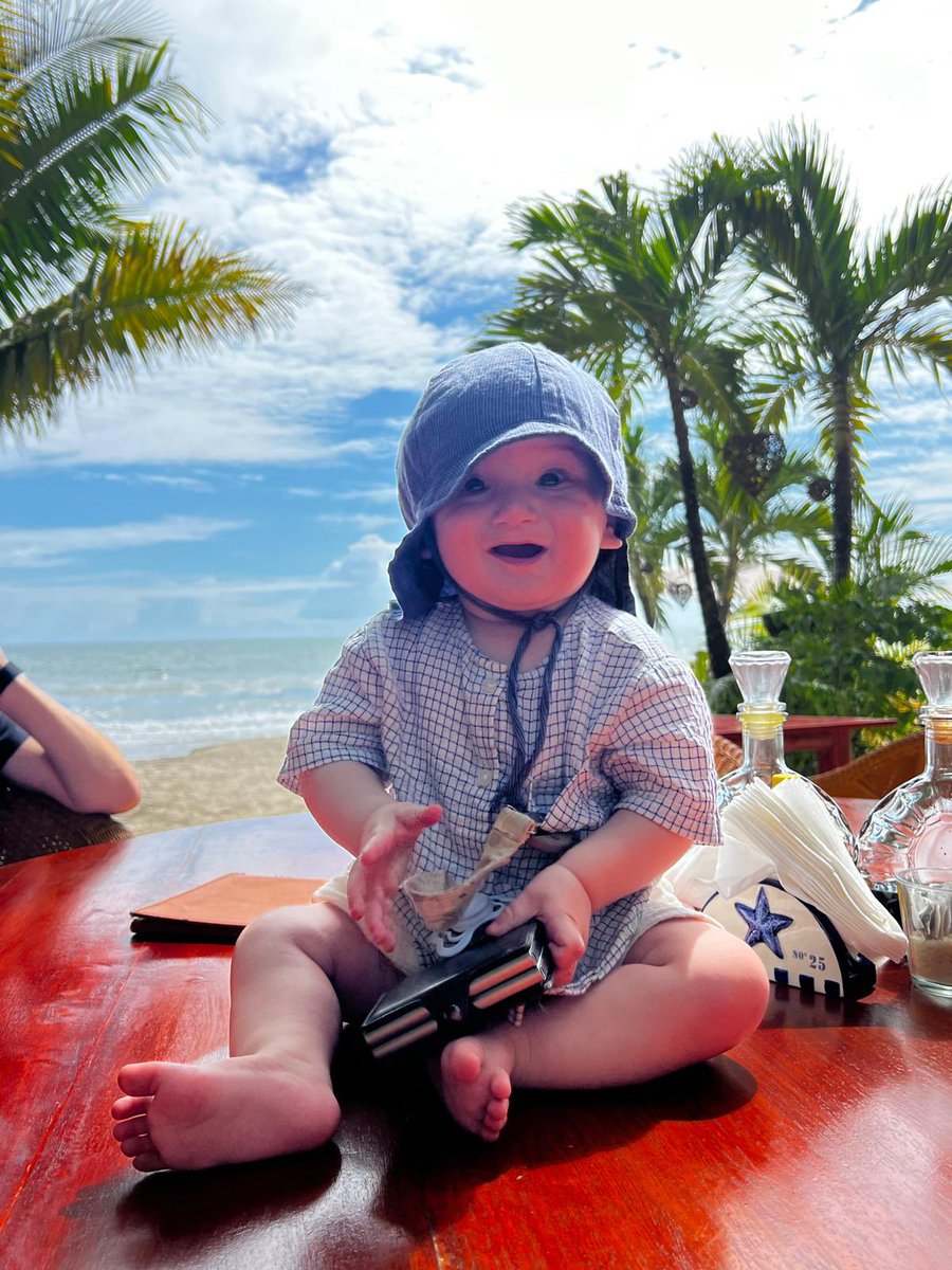 אשמח אם תפיצו:
החשבון שלי כנראה נפרץ.
אז עד שטוויטר לא יסדרו את זה, אל תעבירו שום פרט ואל תענו להודעות שמגיעות ״ממני״.
מי שרוצה לשלוח לי הודעה, אני זמין כאן.

תמונה שתאשר שזה אני (: