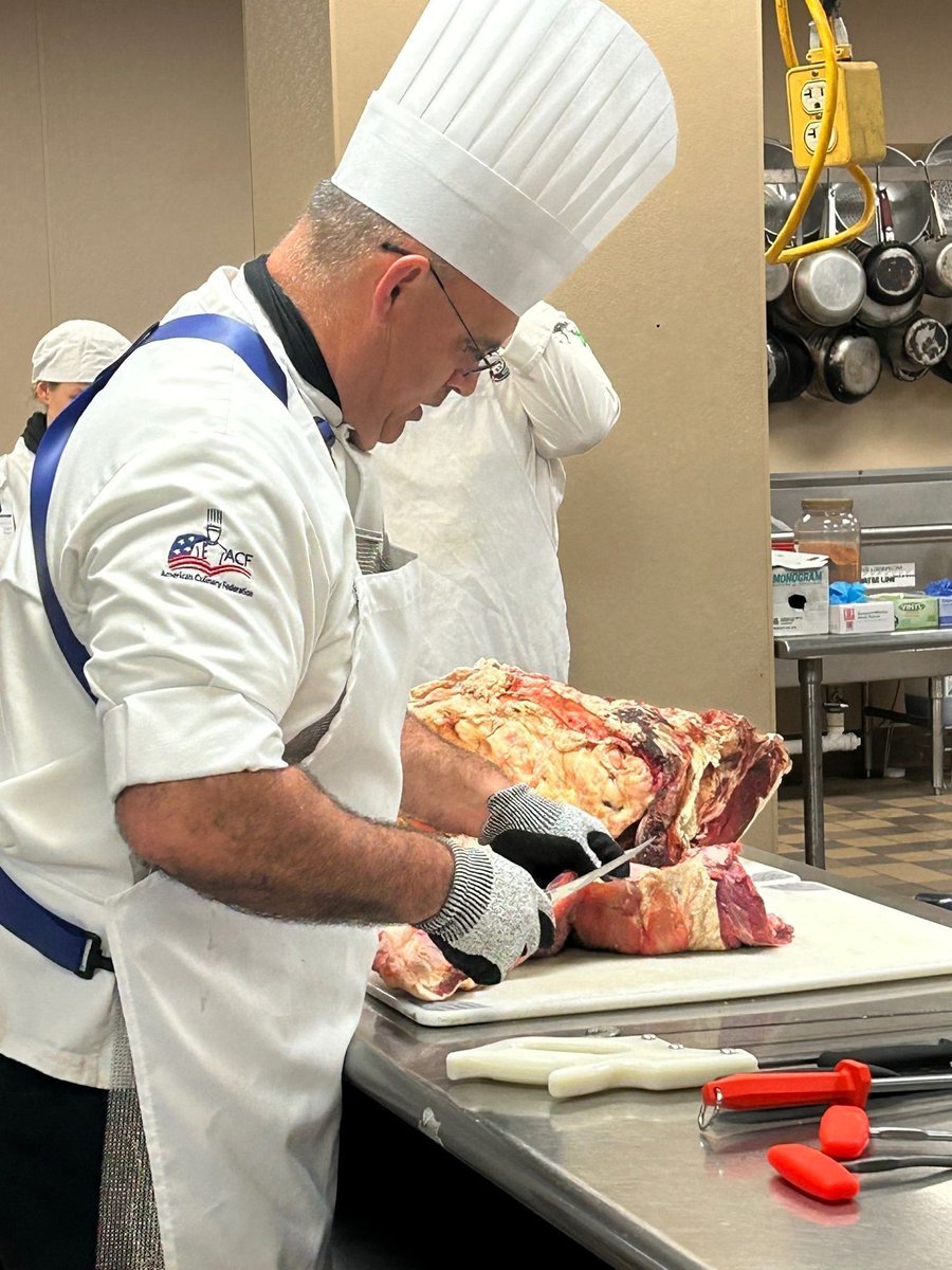 LAculinary's tweet photo. Whether youโre mastering knife skills or perfecting fine dining creations, LCI offers the guidance and training you need to succeed. Join us for our next campus tour and experience LCI firsthand. https://t.co/C6pIURukaK #lci #culinaryschool #lcistudents #associatedegrees https://t.co/ZcdZGxSzZs