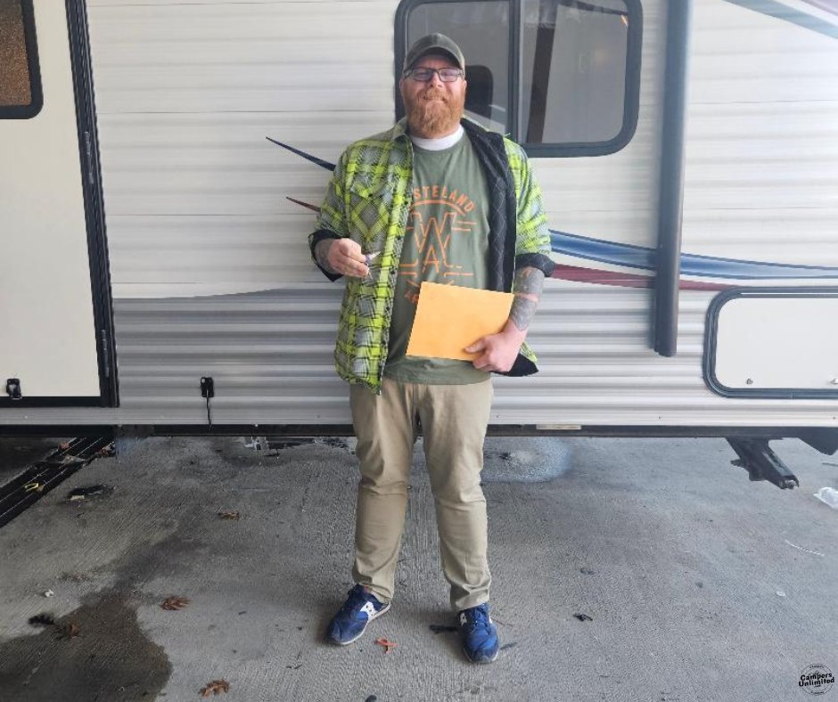CampersUnlimitd's tweet photo. Congratulations to James Chappell from Southside ,Alabama! Salesman Joey Wheat was happy to help this wonderful customer! Thank you for shopping local! With keys in hand! Let the good times roll! https://t.co/XLUeGddnph