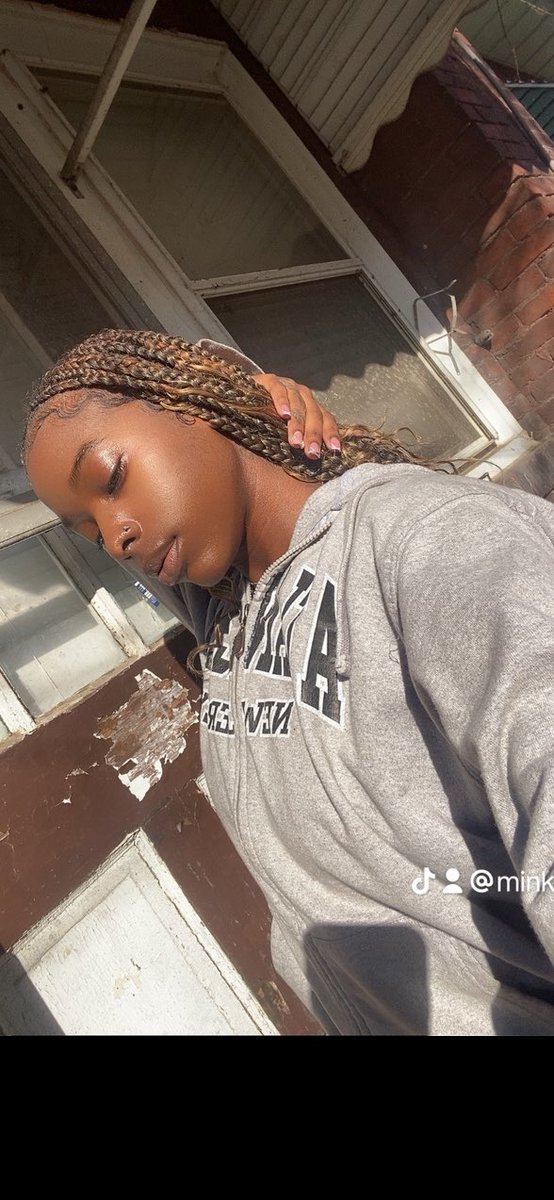 sominkscoded's tweet image. poser