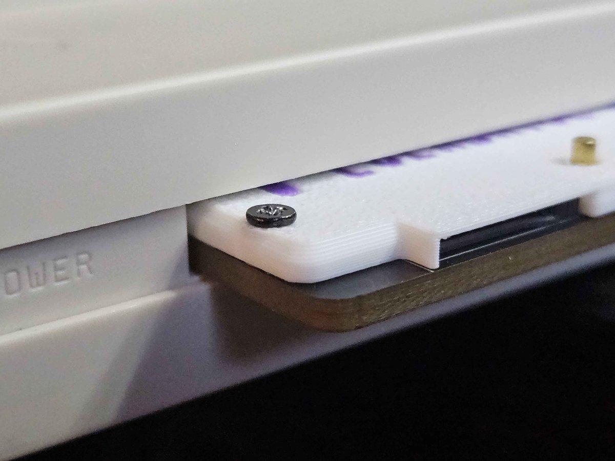 humblebazooka's tweet photo. My Analogue Duo showed up today allowing me to finish my #TEDPro Analogue Duo faceplate! It's a pretty snug fit but no problems. I decided to leave the front screws off because I have a feeling they could rub the inside of the Hu bay. My only regret is my Duo color choice. 😅 https://t.co/Hy0a7QXOsT