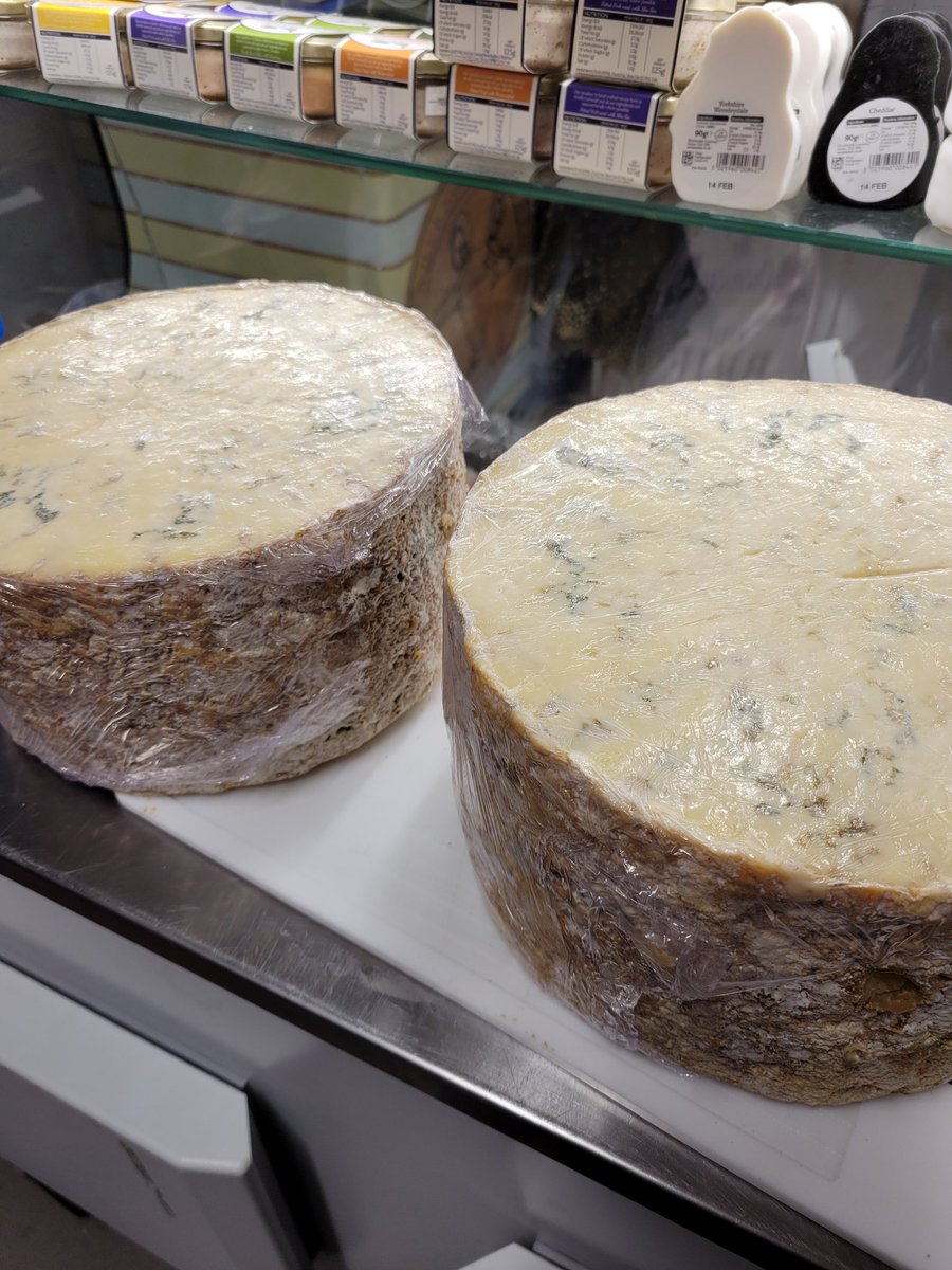 With inspiration from a very old (1948 we think ) cheese making book I acquired from @stevecheesewine this is our traditional style (stilton) Cordwainer <a href="/JoeBangles11/">Joe Bangles CBE</a> it has an amazing,ing flavour
