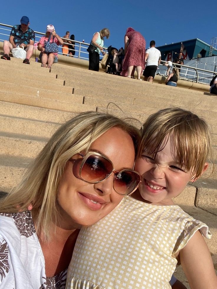 Outing today to get something special for my beautiful baby 😍 for the Christmas ❤️ I'm gonna celebrate with my baby for the Christmas just both of us... Lols😘 merry Christmas 🎉 to everyone.