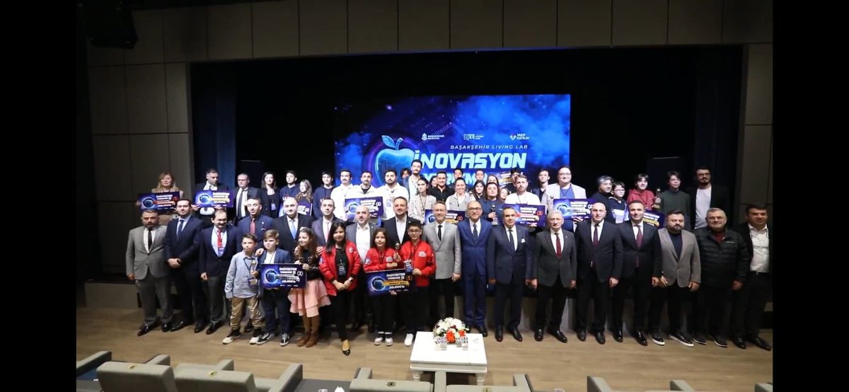 GSB_BaglarGM's tweet photo. Yine Yeniden Tam Yol Devam 💪🏻🤭
🏆 Takımımızdan Yeni Bir Başarı Daha…
Başakşehir Living Lab 11. İnovasyon Yarışması Türkiye🥇.liği🇹🇷
#MilliTeknolojiHamlesi
@gencliksporbak 
@OA_BAK 
@eminogluenes 
@dbakirvalilik
@vali_zorluoglu
@BaglarKaymakam
@NuammerUslu
@ihsancakarr https://t.co/DuoLXXWVku