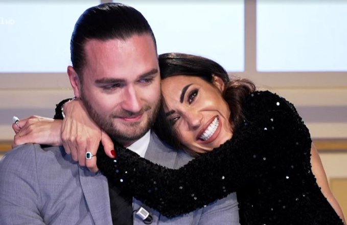Perdonatemi ma questo legame di stima, fiducia e complicità, cresciuto passo di danza, dopo passo di danza, mi fa commuovere più di qualsiasi dichiarazione d'amore #BallandoConLeStelle