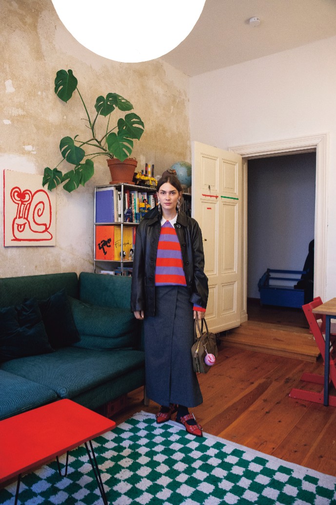 SPUR_magazine's tweet image. SPUR2月号の大特集は「Fashion Entertains You」。プロのウィッシュリスト、世界4都市のアイコンSNAP、2025年春夏コレクションレポートまで、多角的な企画をラインナップ。新しい年を彩る充実の一冊になっています。
🔻#シュプール2月号 購入はこちら
 lnky.jp/7pnj8Qm