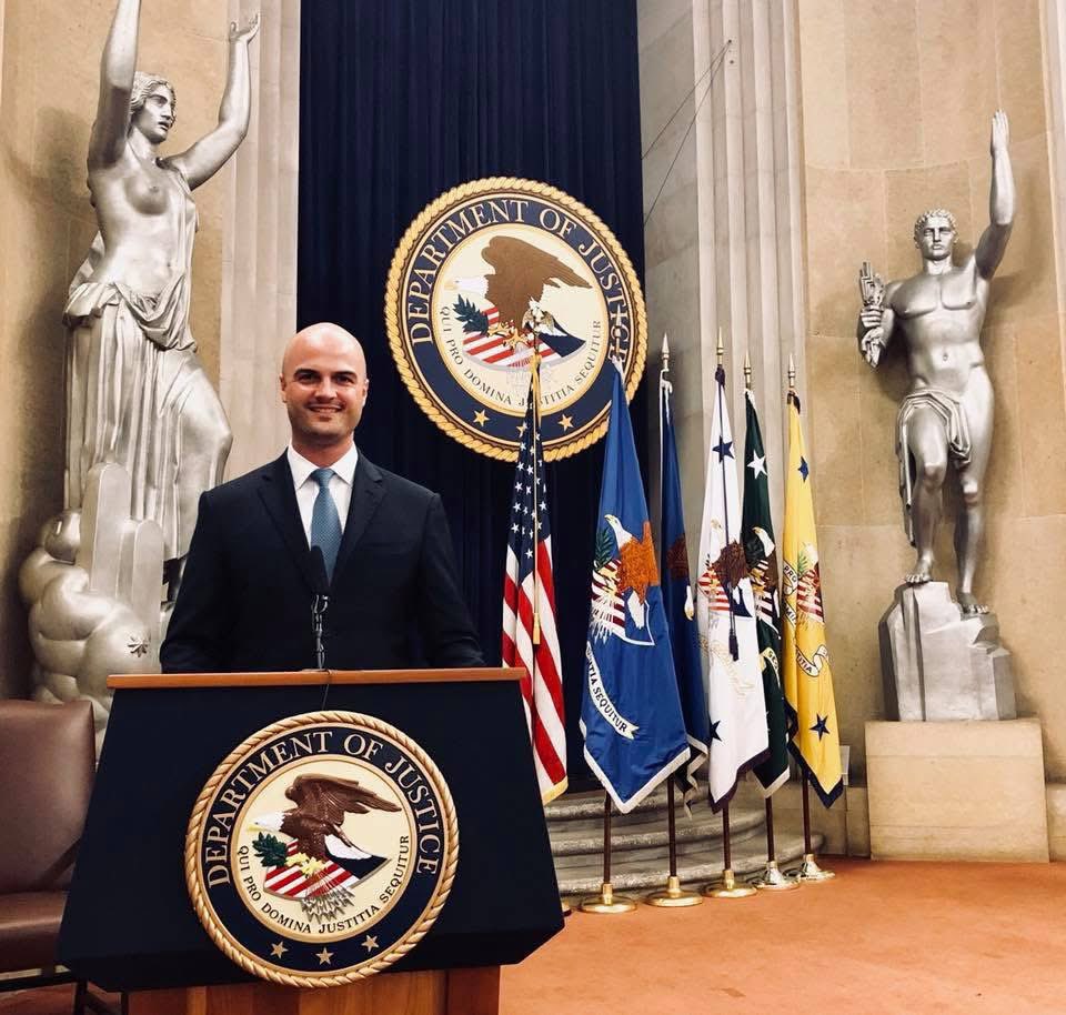 aaron_reitz's tweet photo. How it started (2017 DOJ visit) ➡️ How it’s going 

Ready to get to work on @realDonaldTrump’s Law-Order-Justice Agenda under @PamBondi! https://t.co/dB2FRiYvmn