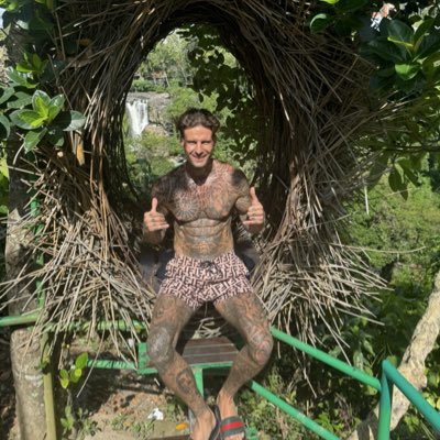 sam04592471's tweet photo. #NewProfilePic https://t.co/OTFSCoPyr9