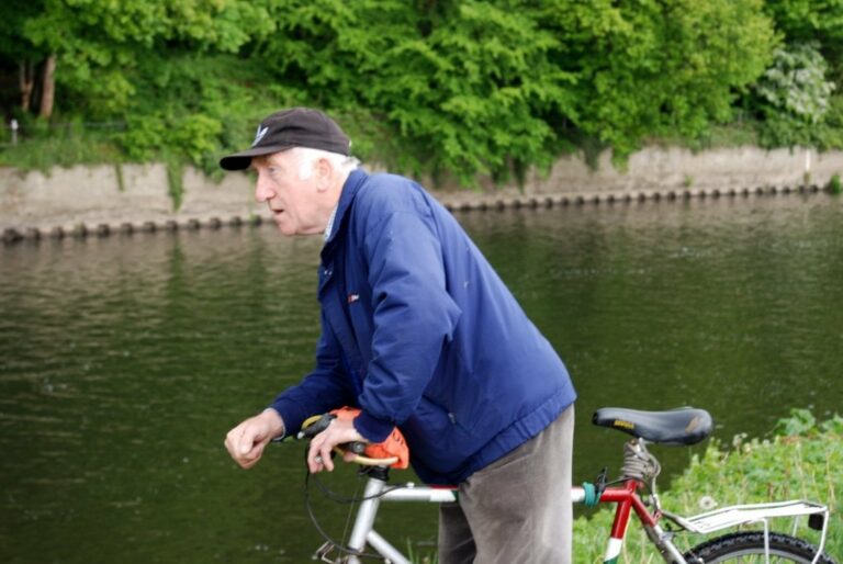 On Saturday, January 4th at 1pm we will be naming the Club's new Stampfli coxless four after late coach Bill Parker in recognition of his many years of service to DARC and St Leonard's. All who knew Bill are welcome to join us. Please email captain@durham-arc.org.uk if attending.