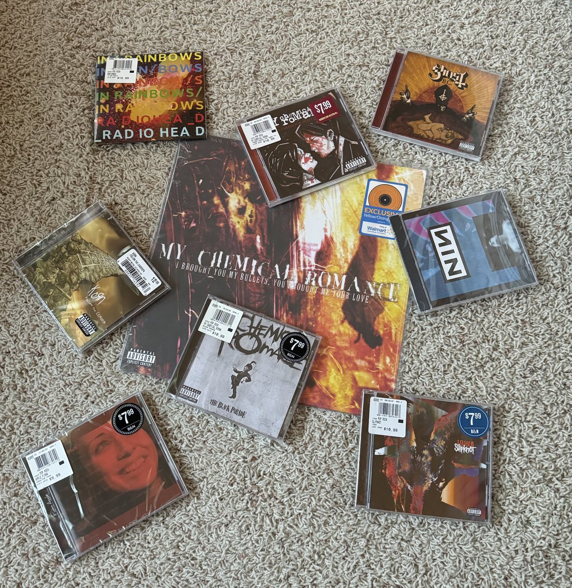 gorebugs's tweet photo. whoops i dropped my feminist literature https://t.co/8YcSSF4DTz