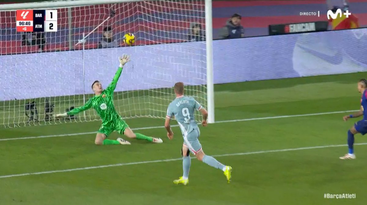 ⚽️¡Gol del Atlético en el minuto 96!

Marca Sorloth el desempate en la última jugada del partido 😳

Barça 1-2 Atleti