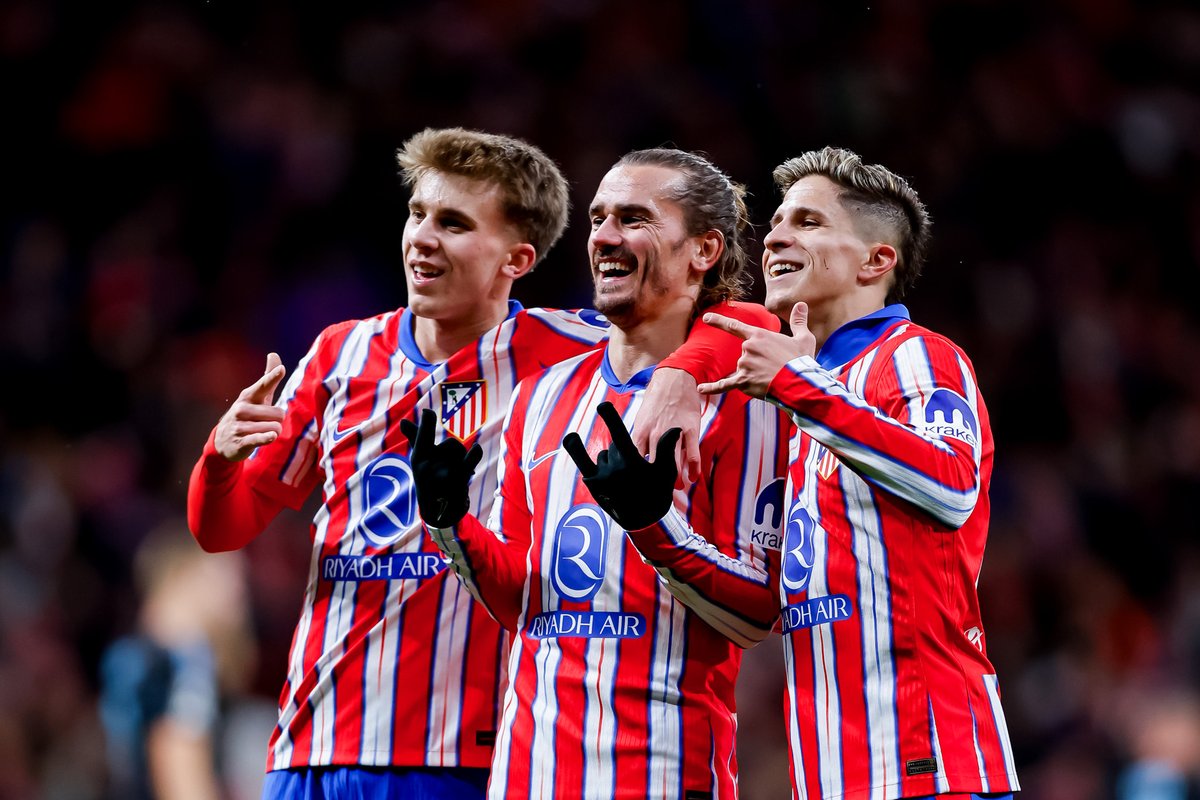 ActuFoot_'s tweet photo. Il est là le nouveau leader de la Liga. ❤️🤍🔝 https://t.co/vGxpq1IEqZ