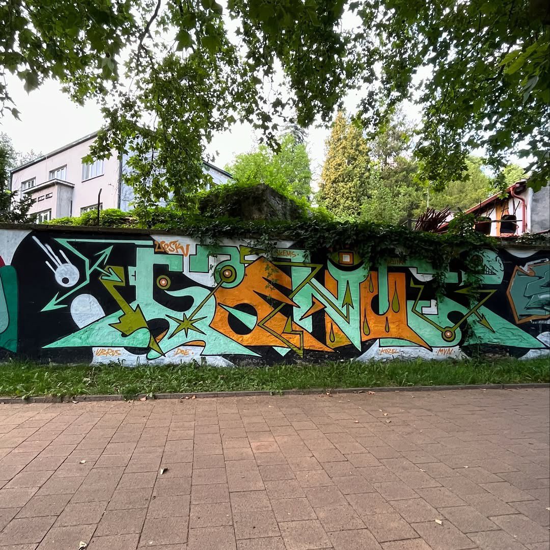 streetart_cz's tweet photo. RUIN, GENOE & SKEMS for Město=Galerie
📸 22.08.2023. / 09.03.2024.
📍 Poděbrady, Říční 5
#streetartpodebrady #streetart #r_u_i_n #streetartczechia #ruin #skems #genoe #mestogalerie https://t.co/7CuTpx0Vrh