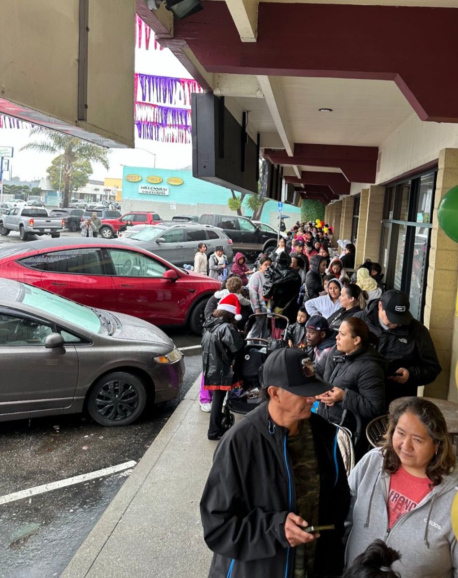 diane legaspi (@dianelegaspi) on Twitter photo Metro by T-Mobile Sacramento /East Bay /Stockton field teams in full effect! Just a little line to get in the store! <a href="/JonFreier/">Jon Freier</a> <a href="/thayesnet/">Terry Hayes</a> @jamesleewc Metro by T-Mobile Sacramento /East Bay /Stockton field teams in full effect! Just a little line to get in the store! <a href="/JonFreier/">Jon Freier</a> <a href="/thayesnet/">Terry Hayes</a> @jamesleewc
