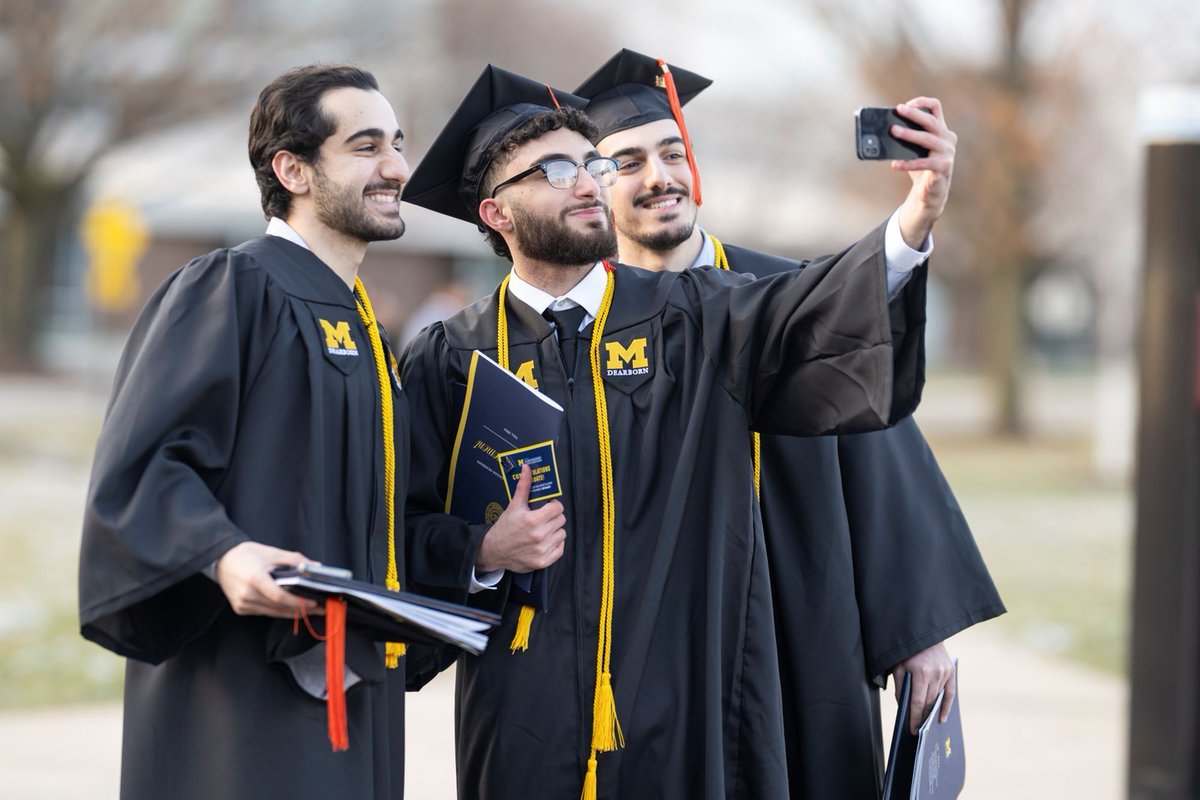UM_Dearborn's tweet photo. Check out more a-maize-ing photos from the afternoon commencement ceremony! ππ #UMDearbornGrad #Classof2024 https://t.co/MKumySELBd