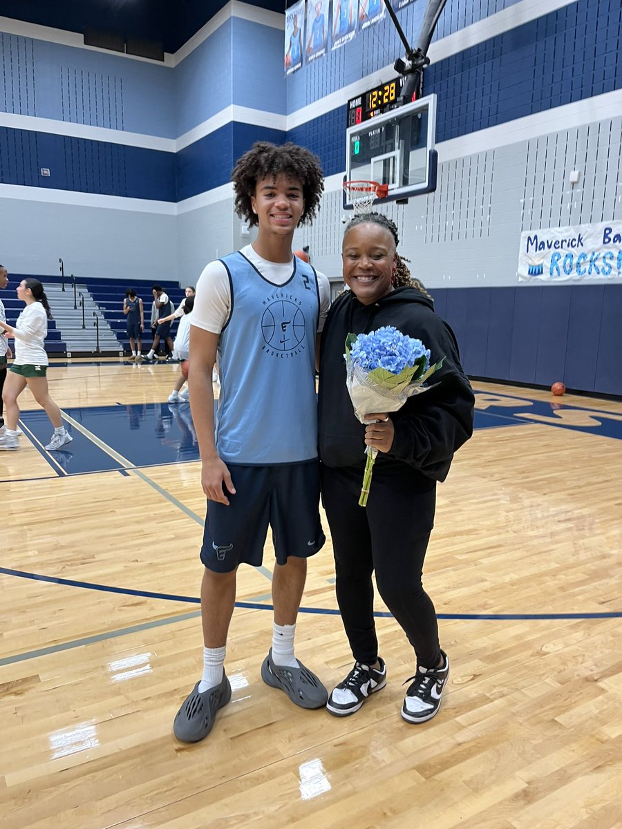 Teacher appreciation to the best!💙 <a href="/iyhiamac/">Dr. M•A•C</a>