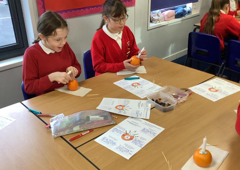 Coughton Primary (@coughtonprimary) on Twitter photo Thanks to Jen and Gail for coming in and working with Year 6 in creating Christingles for the Christmas Eve service at St Peter's Church. <a href="/AlcesterMinster/">Alcester Minster</a> Thanks to Jen and Gail for coming in and working with Year 6 in creating Christingles for the Christmas Eve service at St Peter's Church. <a href="/AlcesterMinster/">Alcester Minster</a>