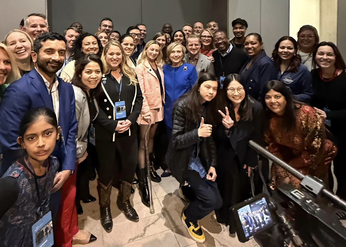jinyahuang's tweet photo. What a joy to be invited to the Clinton Center for the 20 Year Anniversary celebration! Congrats & cheers!
#ClintonCenter20 #PLS #bridgebuilding
#presidentialleadershipscholars #citizen https://t.co/acHJJ4VOz4