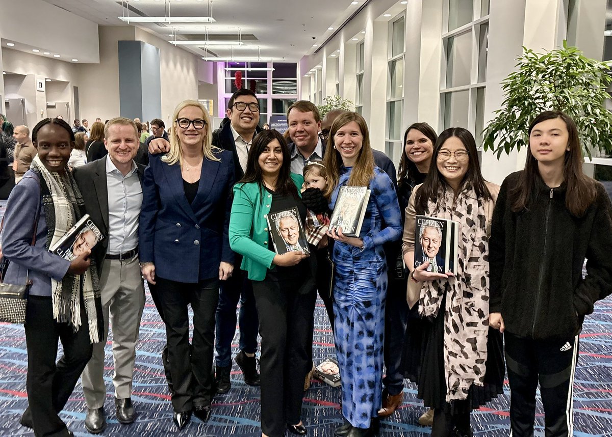jinyahuang's tweet photo. What a joy to be invited to the Clinton Center for the 20 Year Anniversary celebration! Congrats & cheers!
#ClintonCenter20 #PLS #bridgebuilding
#presidentialleadershipscholars #citizen https://t.co/acHJJ4VOz4