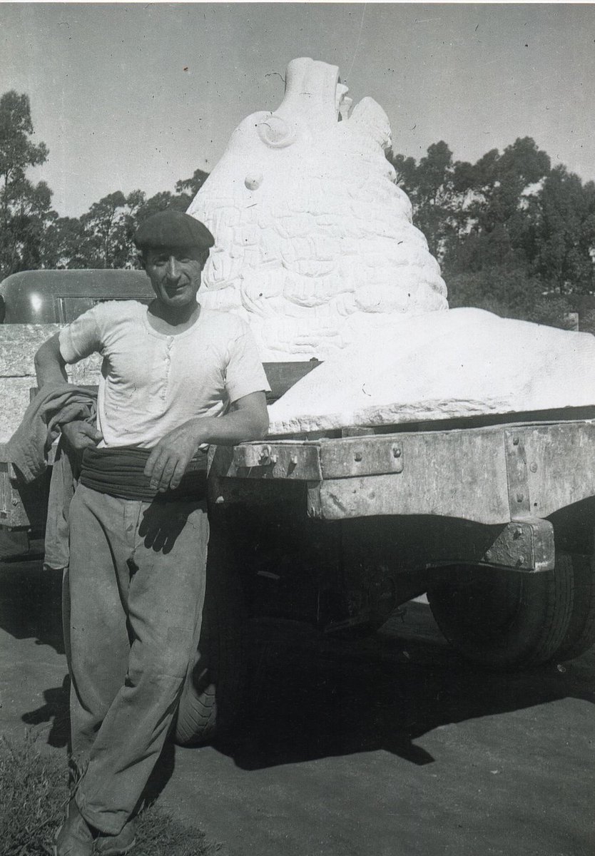 FotosFamiliaMdP's tweet photo. El nacimiento de los famosos lobos de la Rambla de Mar del Plata en la antigua cantera Sud Atlántica de Estación Chapadmalal. Principios de la década del '40. https://t.co/KOuZMfTEQn