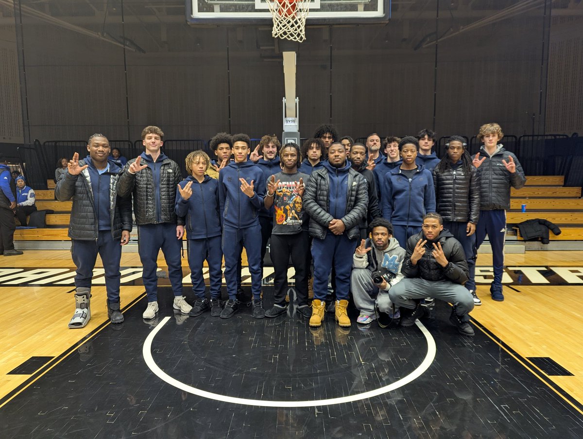 The Sailors would like to thank <a href="/8mileCorn/">Cornell Mann</a> and the <a href="/gvsubasketball/">GVSU Men's Basketball</a> staff for having us yesterday!! We had a great time!! #Anchorup #BeGreat