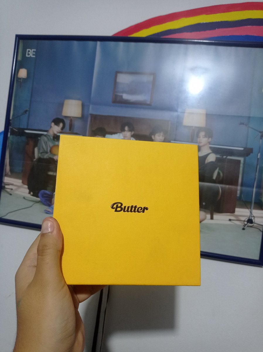 taecitopan's tweet photo. Remato mis álbumes de BTS🥺🥺🥺 
#BTS #Butter #BE #MOTS https://t.co/BhaG4GClWa