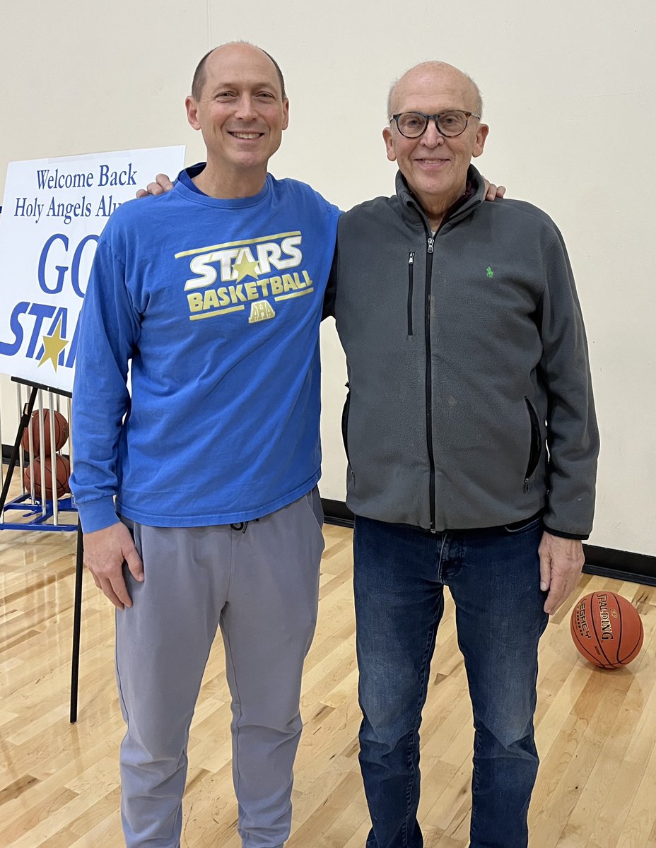 A successful 2024 AHA alumni scrimmage! We had former players all the way from the 1975 class to as recent as 2020. Thank you to former coach Gary Rufsvold for attending, a true AHA legend! Our next game is Friday, Dec. 27 vs Waconia @ St. Thomas Academy at 2pm. Happy Holidays!🌟