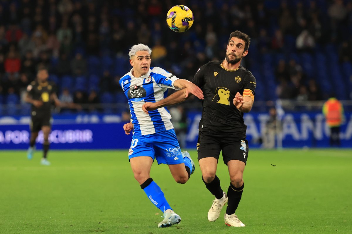 #FORZADÉPORQUINCEMIL

¡Sorpresa navideña! ¡Sorteo exprés para el DÉPOR-Mirandés! Sorteamos TRES entradas dobles para el partido de este domingo 22 de diciembre a las 21:00 en ABANCA-RIAZOR. Para participar en el sorteo:

1. Retuitea (repostea) este tweet/post 
2. Comenta con