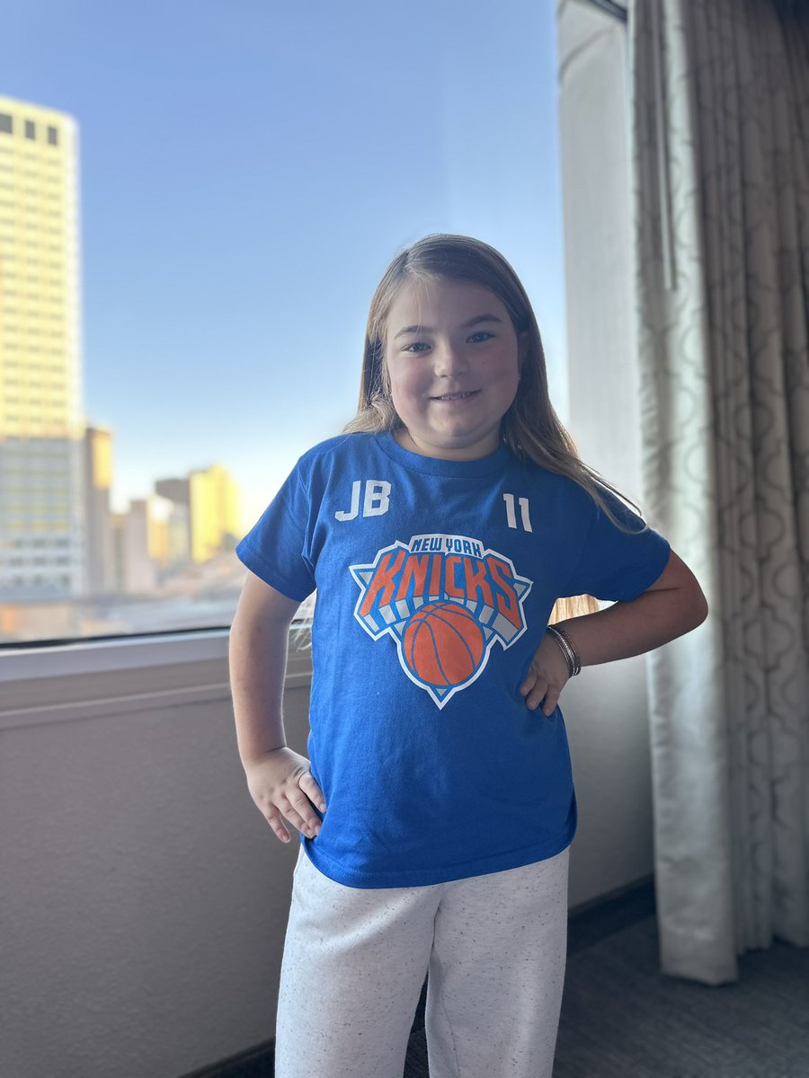 Alexfunnypants's tweet photo. Jalen Brunson biggest fan in NOLA tonight! @jalenbrunson1 @NBA_NewYork @GPOGiants1999 https://t.co/RZs4dofKze