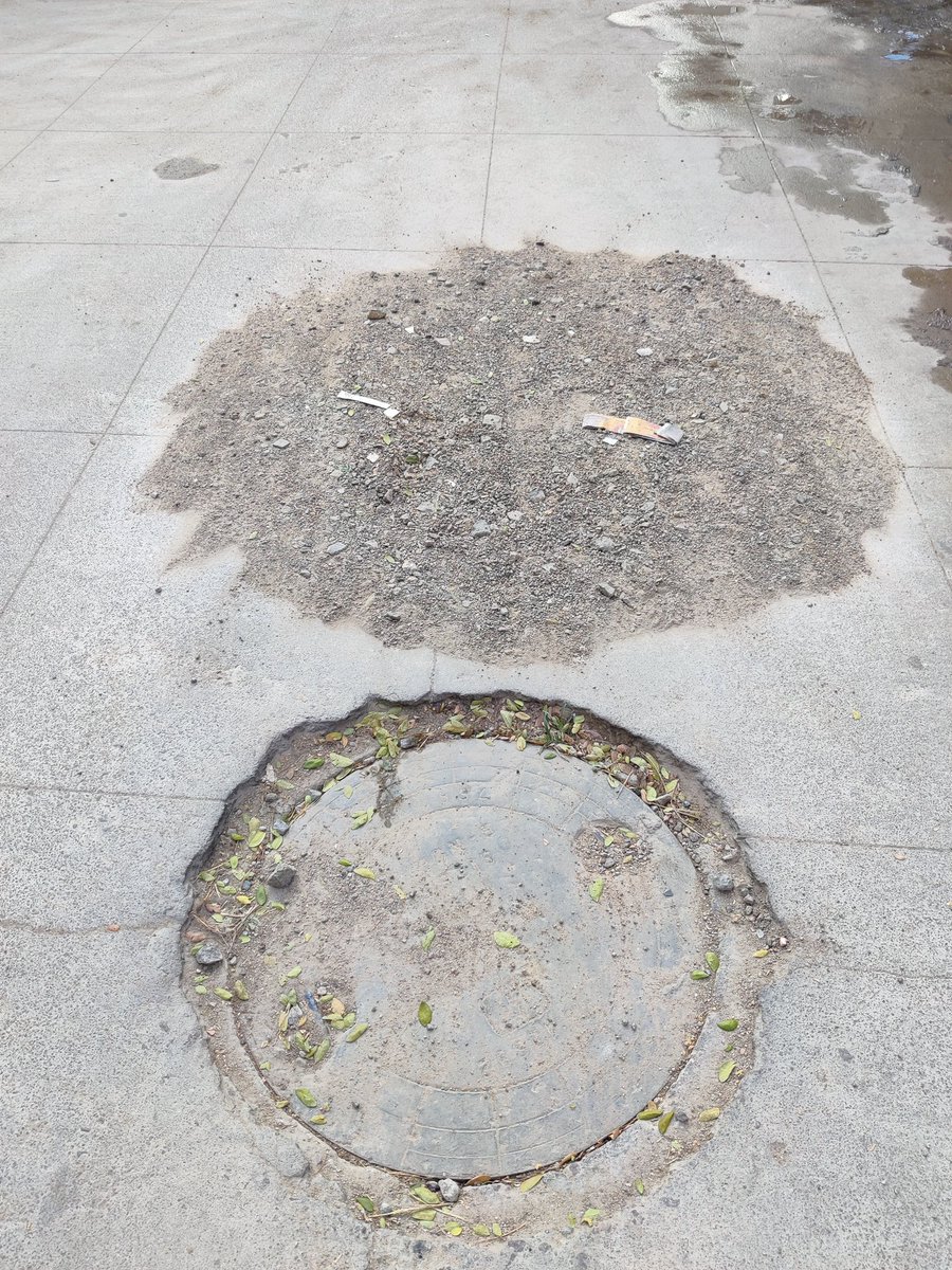 srini2218's tweet photo. @HMWSSBOnline @HMWSSBMGRKPHB
I appreciate the special drive in our area (KPHB Road #5), but debris and drainage waste were left behind after manhole desilting for over a month. This poses significant public health and safety

https://t.co/dVaeTZfiEp https://t.co/P3nYlimPxG