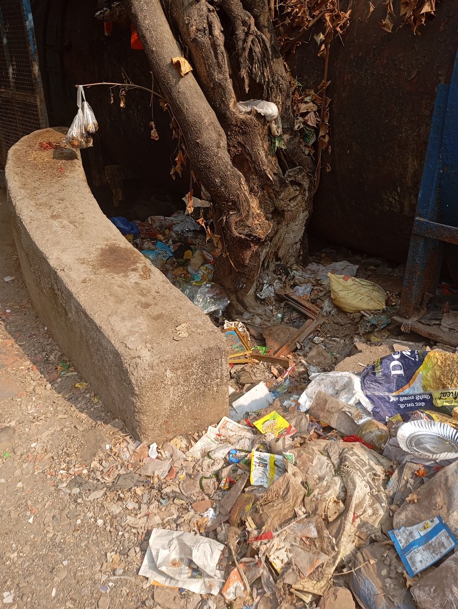 हर प्रकार से लोगो से टैक्स लेकर और हर साल 50+ हजार करोड़ के बजट वाली @bmc मुंबई को हर साल नया बन सकती है पर पैसे जाते कहा है?

नेहरू नगर,थाने-मुलुंड नाला

Pipe line की तरफ हर जगह कचरा,नाले साफ नहीं होते,नाले के पास रास्ता खराब...

<a href="/mybmcWardT/">Ward T BMC</a>
<a href="/TMCaTweetAway/">Thane Municipal Corporation - ठाणे महानगरपालिका</a>
<a href="/Dev_Fadnavis/">Devendra Fadnavis</a>