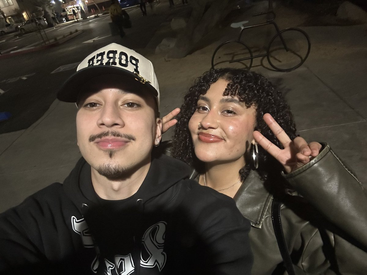 ctrlaIex's tweet image. “you smell so good damn omg” 
“your makeup turned out really good btw”
when i tell y’all this is my boyfriend… I MEAN IT!!! 💌