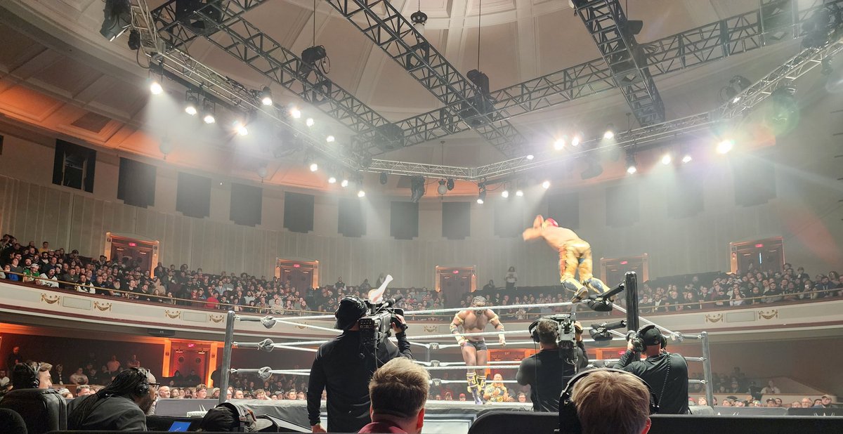 elafroameprking's tweet photo. #NXTLowell (From this past Tuesday)...

#TheLifestylesoftheRichandDavid
(#TLRD)...

#WWENXT @WWENXT
@LowellAud
@WWE #WWE  

@Axiom_WWE
@Obaofwwe
@OfficialEGO
@SolRucaWWE
@ZariaWWE_ 
@lashlegendwwe 
@JakaraWWE 
@BRONCO_WWE
@Lucien_wwe
@Jaida_Parkerwwe https://t.co/oAYzqh0S9N