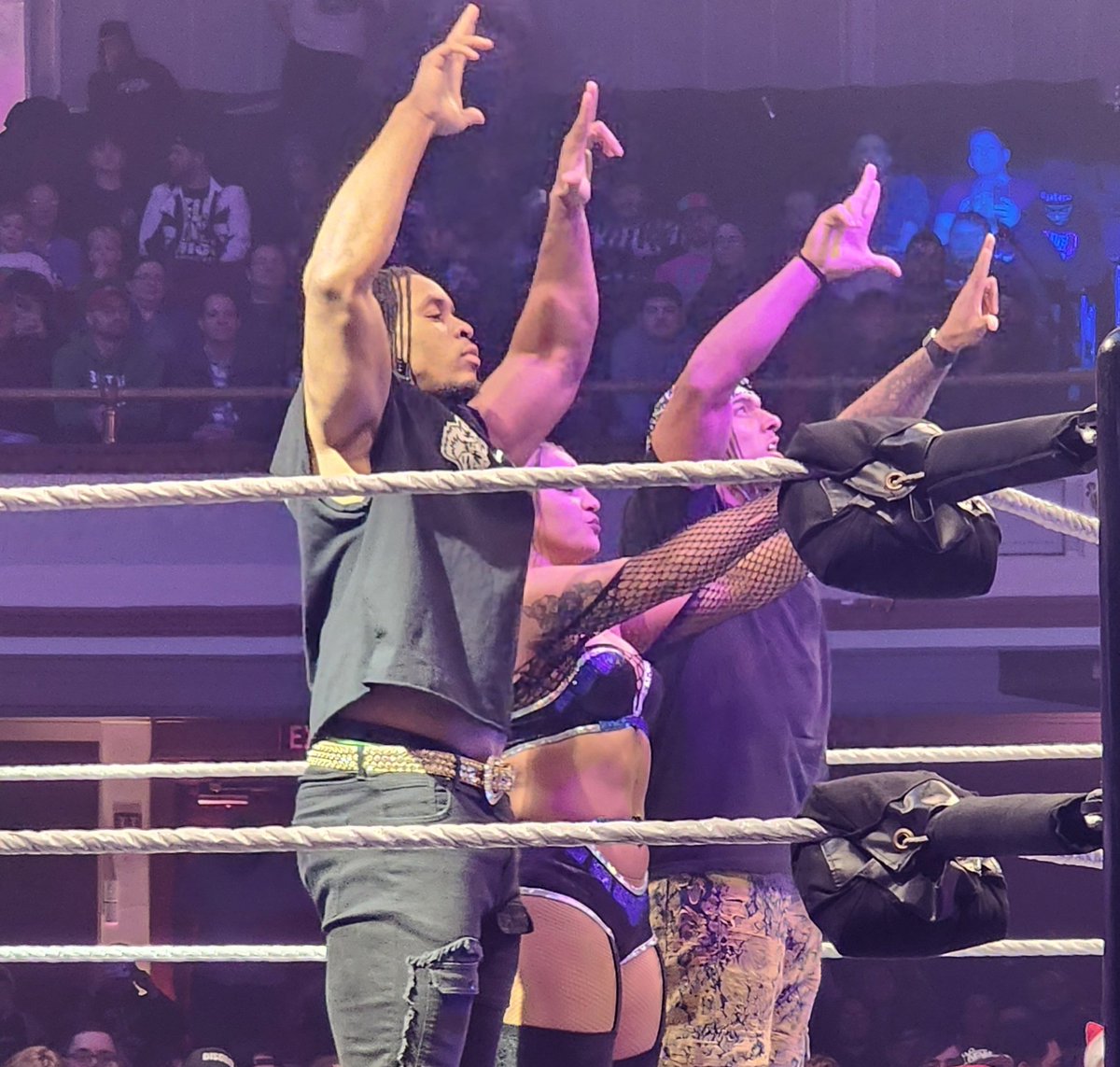 elafroameprking's tweet photo. #NXTLowell (From this past Tuesday)...

#TheLifestylesoftheRichandDavid
(#TLRD)...

#WWENXT @WWENXT
@LowellAud
@WWE #WWE  

@Axiom_WWE
@Obaofwwe
@OfficialEGO
@SolRucaWWE
@ZariaWWE_ 
@lashlegendwwe 
@JakaraWWE 
@BRONCO_WWE
@Lucien_wwe
@Jaida_Parkerwwe https://t.co/oAYzqh0S9N