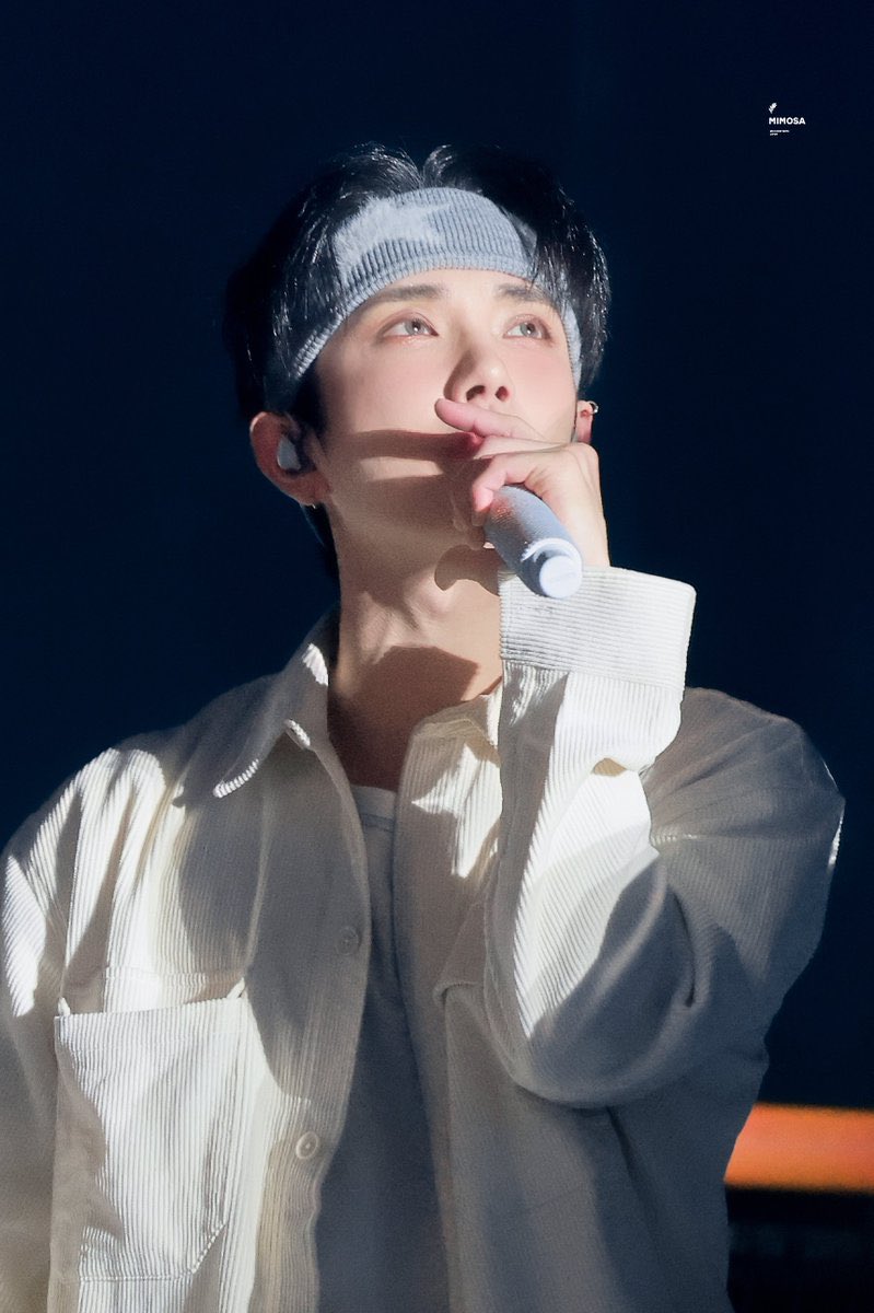 this joshua photo omg 🥹🤍