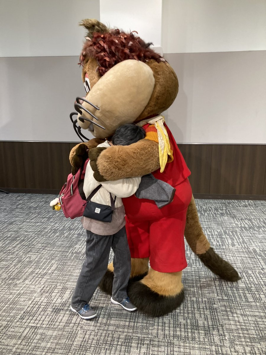 minority318's tweet photo. 母からじゃじゃまると抱き合った写真が送られてきたんだが…
私も行きたかった。

#じゃじゃまる https://t.co/NgI56chruU