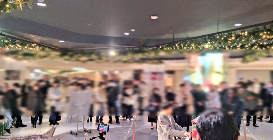 yaakun758's tweet photo. 日本一盛り上がりすぎて
ヤバすぎる‼️ストリートピアノ

２連続出勤しちゃいましたぁ～

名古屋　サカエチカ（旧クリスタル広場）
すでにギャラリーの数が・・　

ハイレベル奏者だらけの
コンサート会場になってる　😱

🐱本気モードでも
ヤバい雰囲気で怖すぎるが
楽しん���弾いてみようかな　✨😆 https://t.co/CZerYS6vyJ