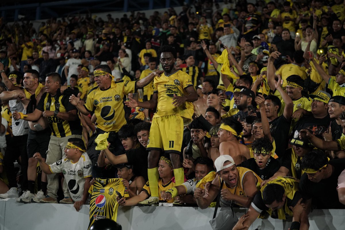 primerafutboles's tweet photo. Una celebración para ponerla en cuadro 🖼️
#FinalLigaPepsi | #FASvs11DEP | #Apertura2024 https://t.co/9C6lynKE8x