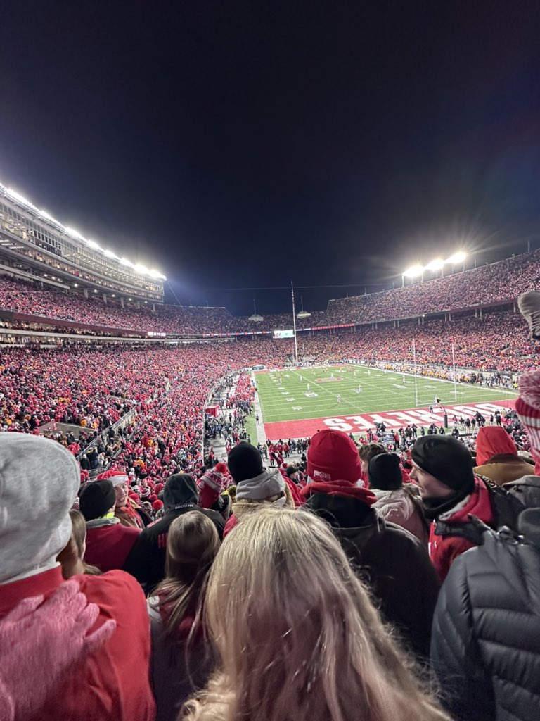 esurdock's tweet photo. I appreciate all of the #Vols fans for coming out. Enjoy the longggggggggg drive back home🤣🤣🤣🤣 #OhioState #CFBPlayoff https://t.co/FSlNL7gubD