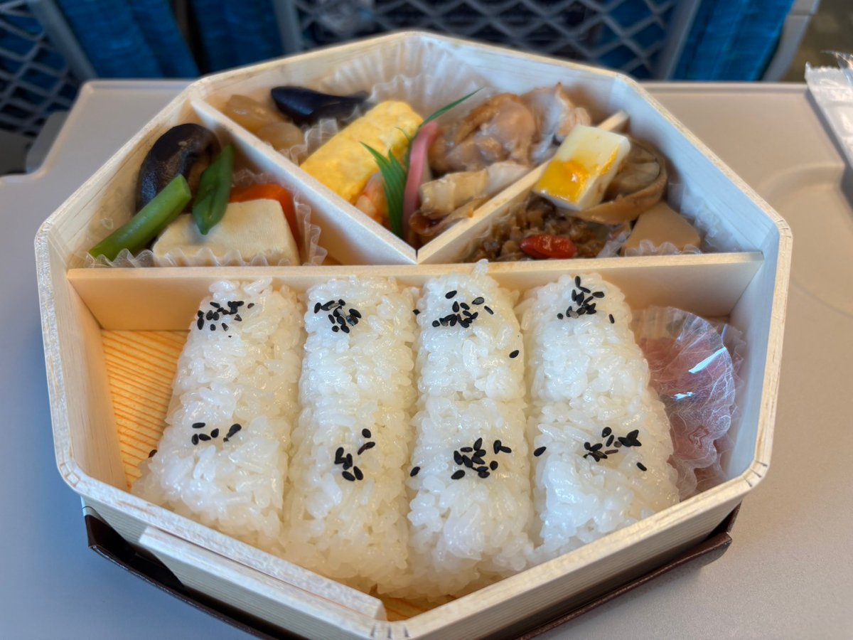 新大阪駅からはやっぱり八角弁当。
