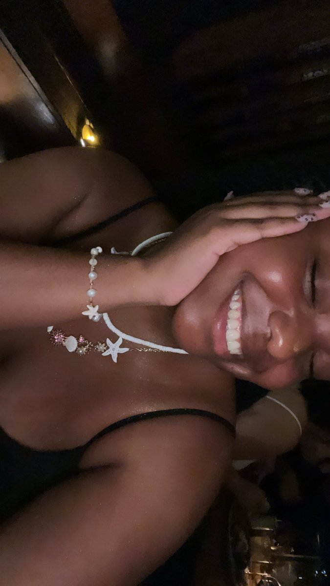 glm_aicha's tweet photo. On se retrouve en 2025 avec le même sourire https://t.co/zunREnEDH2