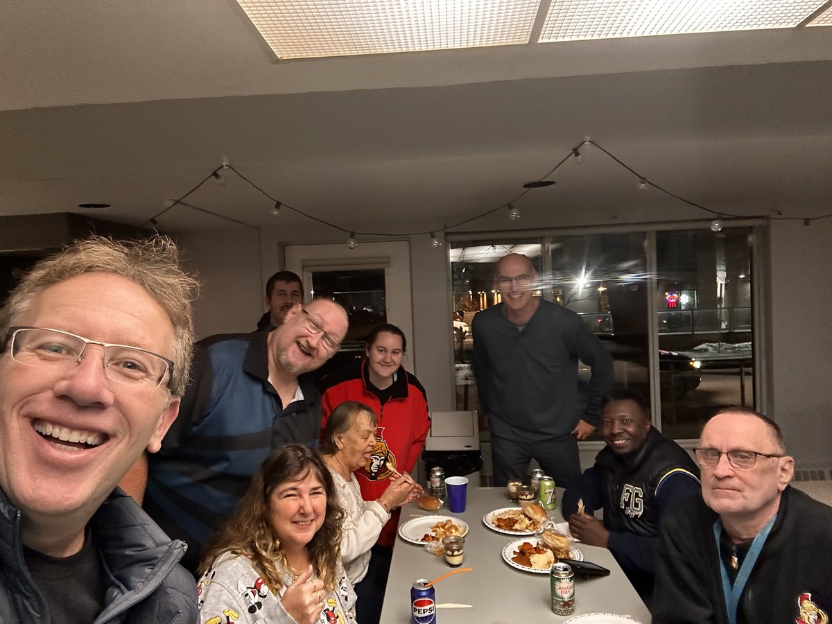 StephaneOCH_LCO's tweet photo. More than 2,500 smiles, meals and friendships later. Thank you all for your generosity and your time to make these wonderful holidays moments memorable for many this year! 🎄I am wrapping up at Laurier tonight. https://t.co/F1c61YRnHo