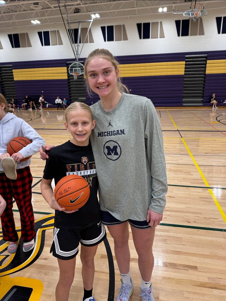 LCampbellCPA's tweet photo. @OliviaOlson2024 Audrey had a great time! Sorry about the shoes.... Good luck the rest of the season! https://t.co/SnlKVDQB5I