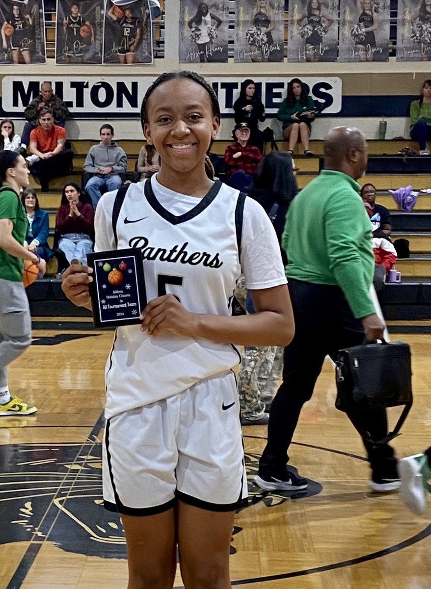 The Lady Panthers are the Milton Holiday Classic champions, defeating Choctaw 40-34. Milton’s #5 Loghan Goodwin, received the All Tournament Team award. Congrats ladies! 🐾🏀<a href="/GoodwinLoghan/">Loghan Goodwin</a> <a href="/Coach_G_Rush/">Gary Rushing</a>