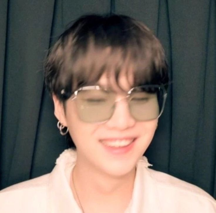 hourly hyung line (@hourlyhyungline) on Twitter photo 