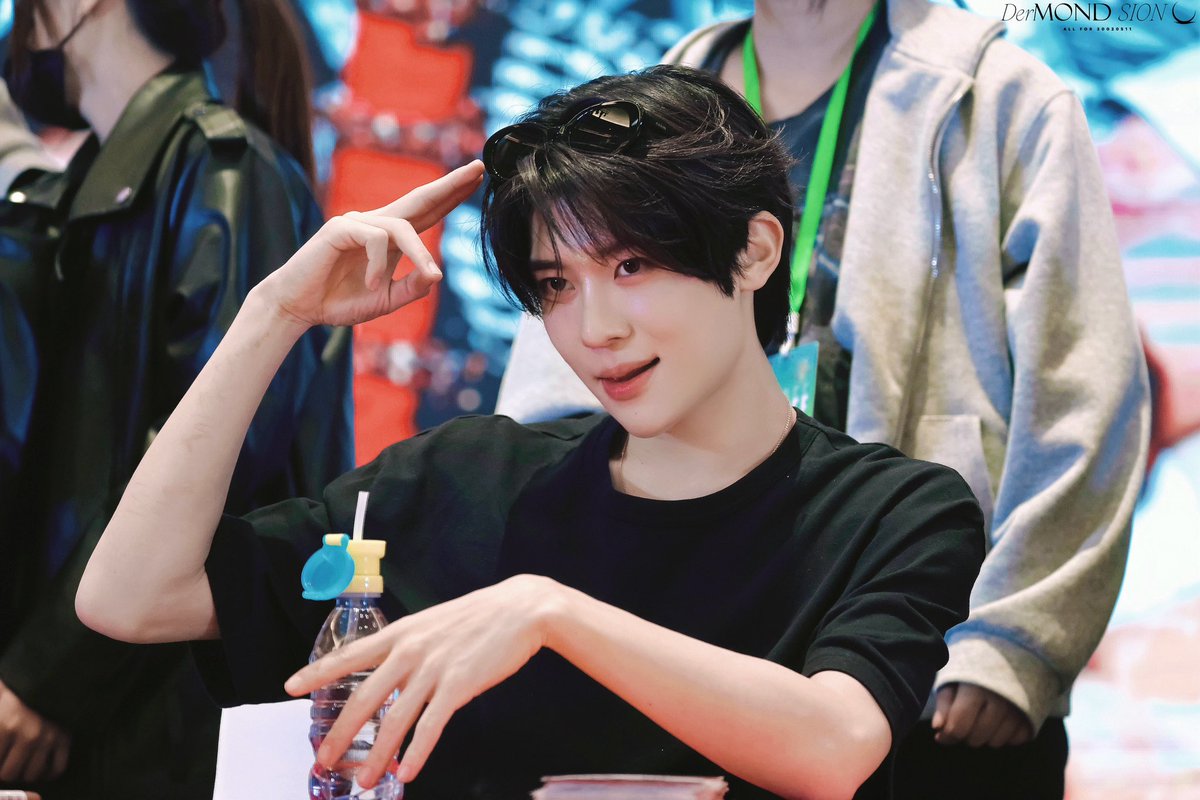 GANTENG BANGET 😭😭😭😭