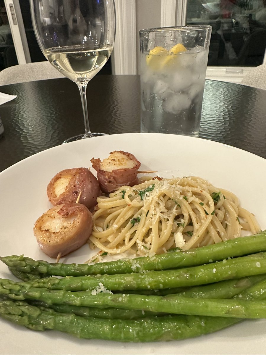 iluvnumbers's tweet photo. My husband ensures I get enough calories. 😉😍 #ChefKeith https://t.co/J6Ta8Fg6sj