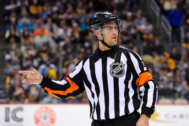 ScoutingTheRefs's tweet photo. Penguins vs. Devils
Referee: Peter MacDougall #38
Referee: Jean Hebert #15
Linesman: David Brisebois #96
Linesman: Kilian McNamara #93
https://t.co/GbkcWZ9AHv
#LetsGoPens #NJDevils #PITvsNJD #NHL https://t.co/pXjfKkRRiV
